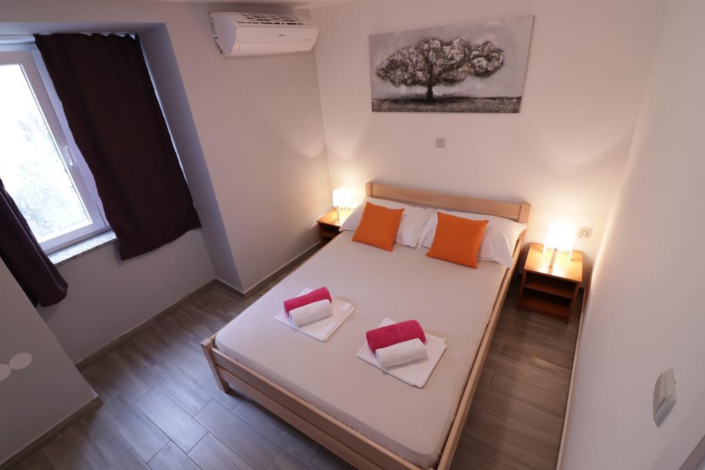 Apartments In City Center Ventus Novalja Phòng bức ảnh