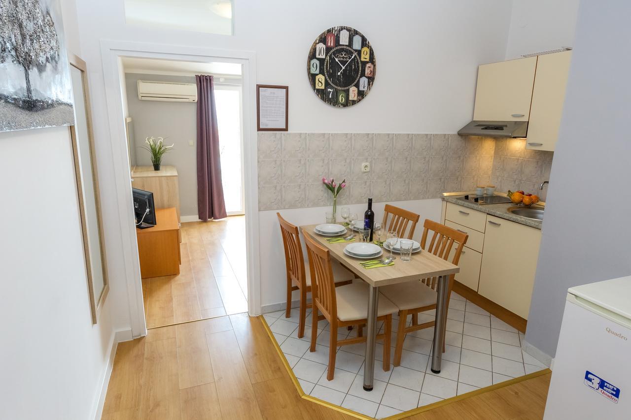 Apartments In City Center Ventus Novalja Ngoại thất bức ảnh