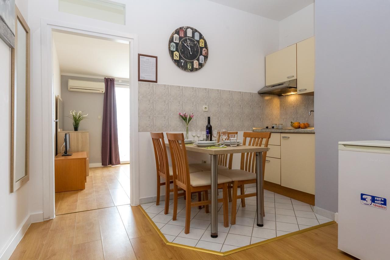 Apartments In City Center Ventus Novalja Ngoại thất bức ảnh