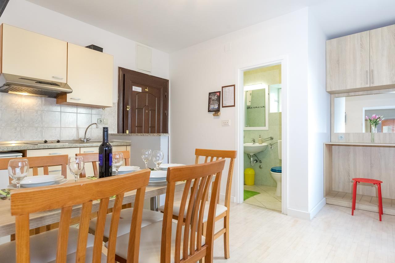 Apartments In City Center Ventus Novalja Ngoại thất bức ảnh